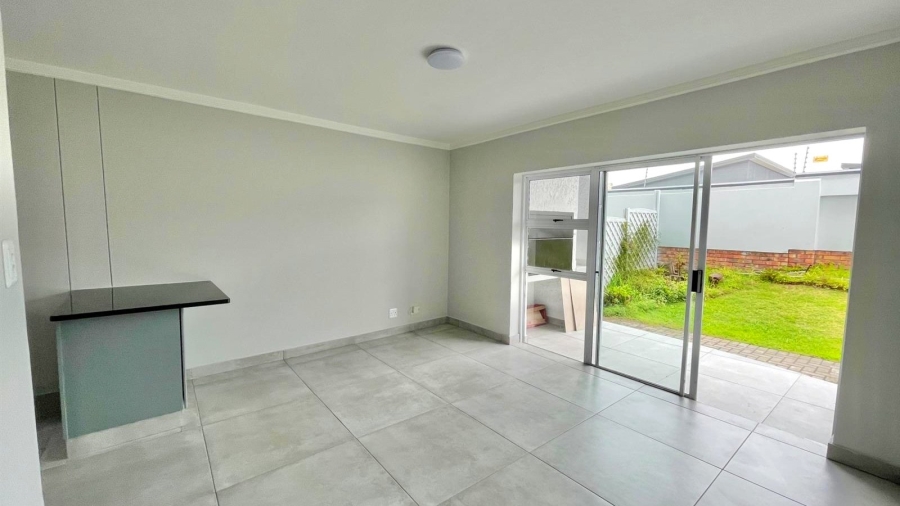 2 Bedroom Property for Sale in Reebok Western Cape